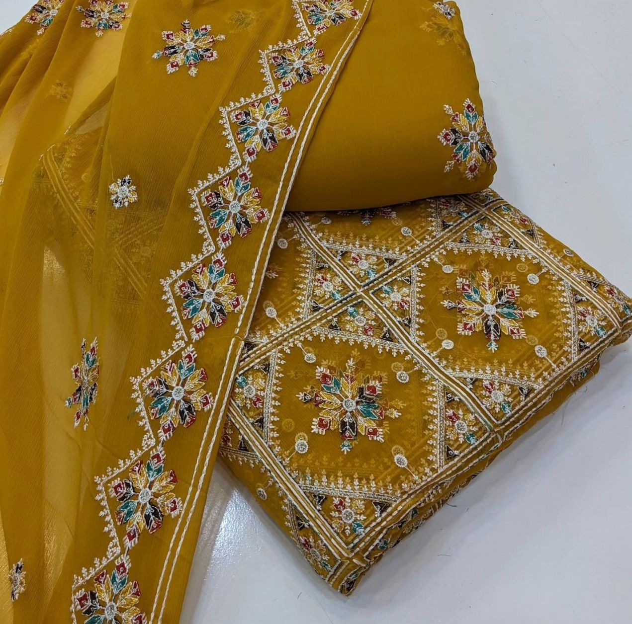 Boutique Chiffon Article
